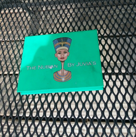 THE NUBIAN BY JULIA'S PLACE, LORAC GOLD EYE LINER - Picture 2 of 5